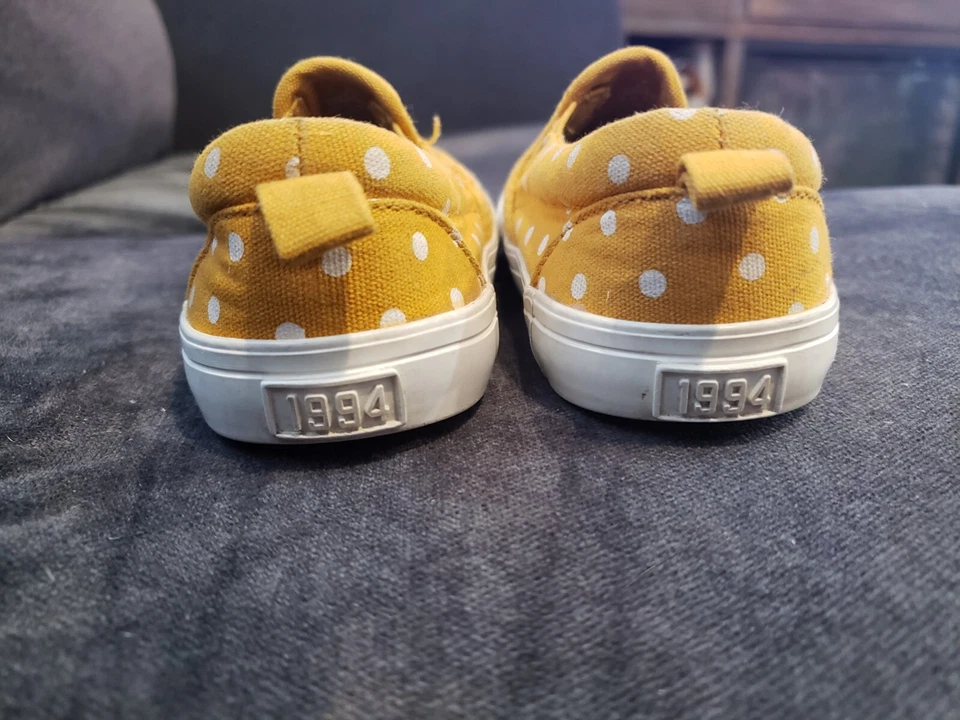 Zapatos sin cordones 7c amarillos lunares azul marino antiguo para niños pequeños Foto 2 de 4