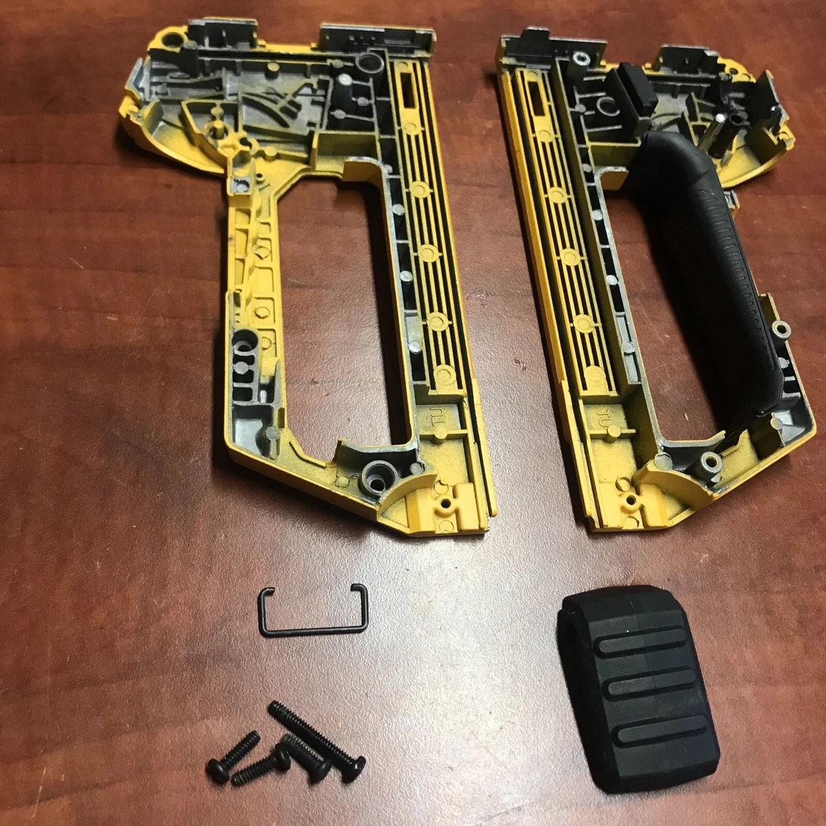 Dewalt 5 in 1 multi tacker outlet