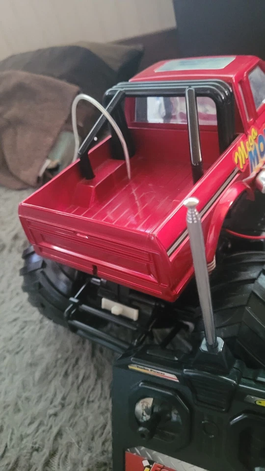 Camión RC Monster JRL MEGA de colección rojo 27 Mhz funciona Foto 4 de 4