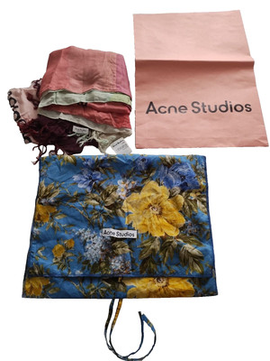 AUTHENTIC ACNE STUDIOS MULTI COLOR WRAP WITH DUST BAG & SHOPPING BAG      NEW