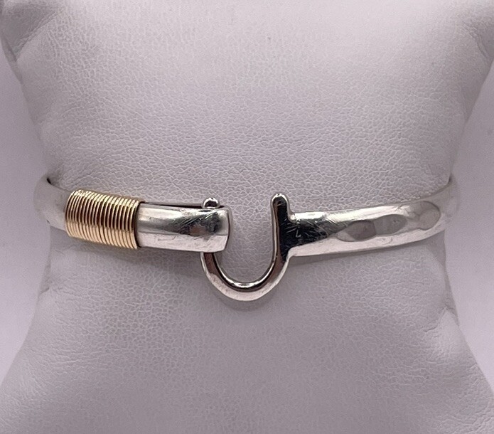 Sonya Sterling Silver Hook Bangle Bracelet (21.9g) Gem