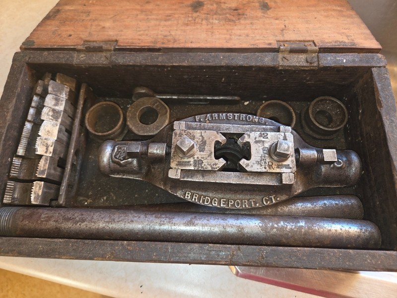 Vintage F. ARMSTRONG #2 Pipe Threader Kit Bridgeport CT. USA Antique Tool