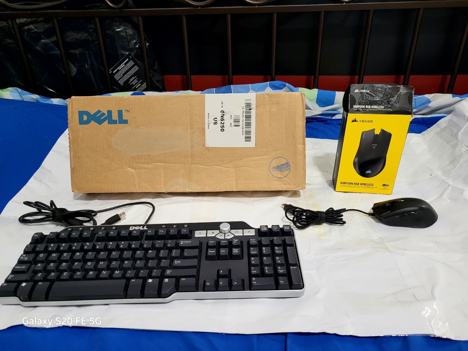 USED-DELL KEYBOARD AND CORSAIR MOUSE SET [with USB RECEIVER]