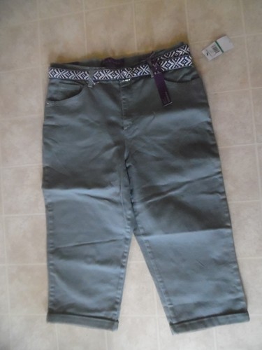 Amanda Capri Pants Size 