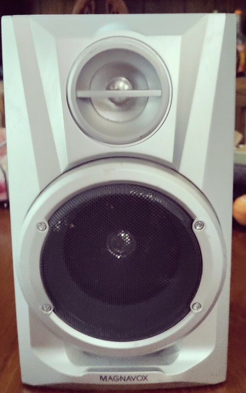 MAGNAVOX SPEAKER FOR MAS85/17 AUDIO SYSTEM. ** TESTED** SINGLE SPEAKER ONLY