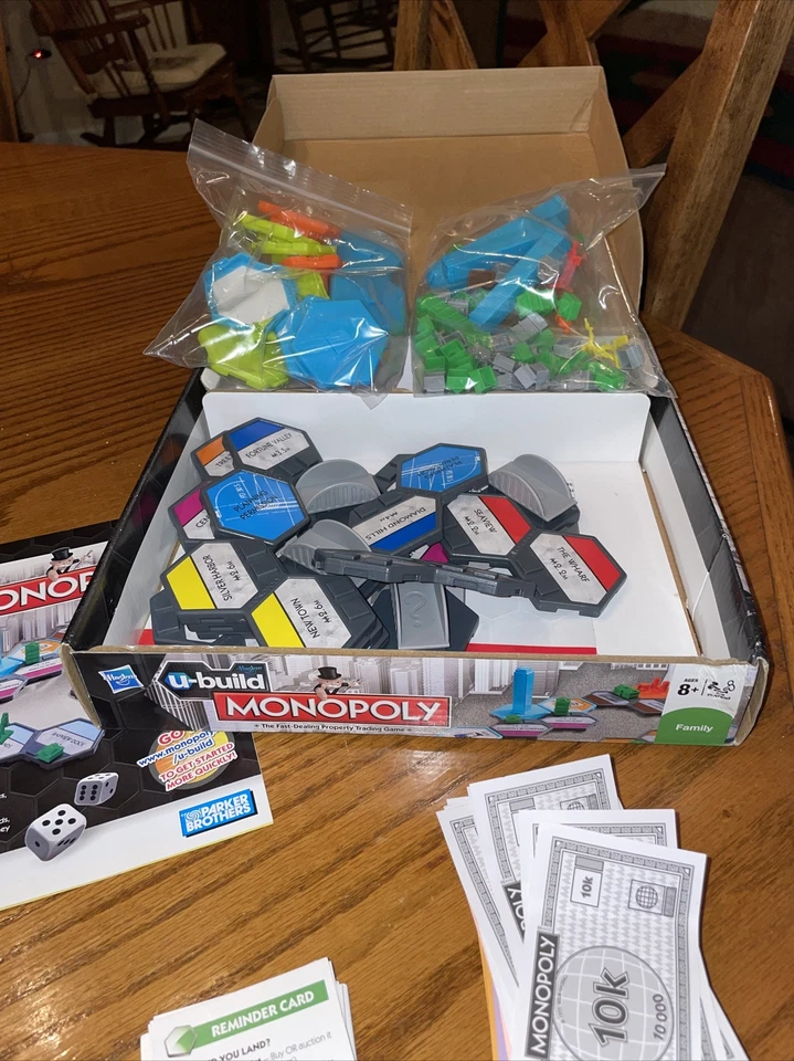Hasbro u-build Monopoly The Fast-Dealing Property Trading Game - Image 2 of 4