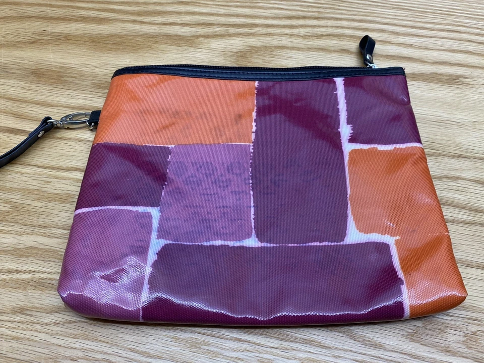 Bolso de Cosméticos NORDSTROM Beauty Spot Almacenamiento de Maquillaje Cremallera Muñequera Foto 2 de 3