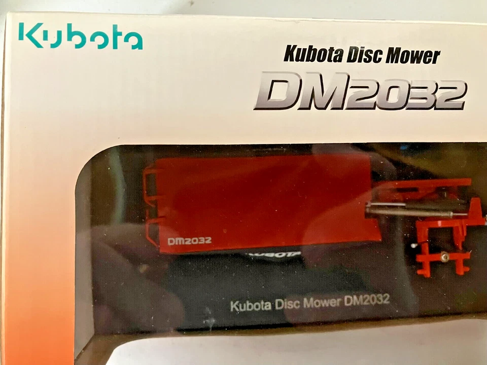 UNIVERSAL HOBBIES 1/32 KUBOTA DM2032 DISC MOWER UH4864 - Image 2 of 3