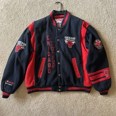 Preços baixos em Temporada Regular Chicago Bulls NBA jaquetas | eBay