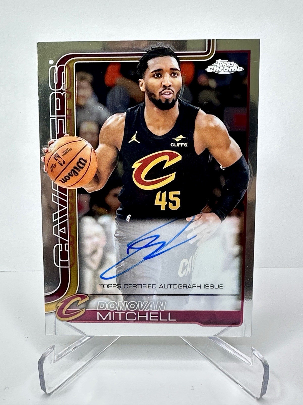 2025 Topps Chrome Basketball Donovan Mitchell On Card Auto SP Card TCA-DM Cavs