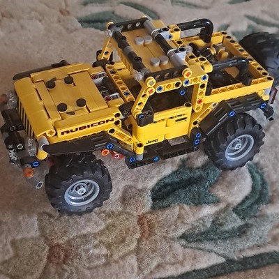 LEGO Technic Yellow Jeep Wrangler Rubicon 42122 Car Truck Model Set assembled 