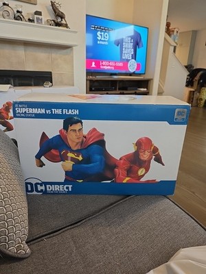 DC Collectibles Comics - Superman Vs The Flash - The Race Speed Statue