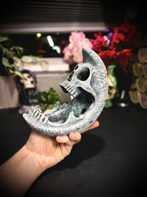 {Unpainted} - Skull Moon Dice Tower- Dice Roller for DnD, Warhammer, More