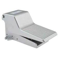 PRO SOURCE Manual Foot Pedal Valve w/ Spring: 2 Position, 1/4" NPT, 128 Max psi