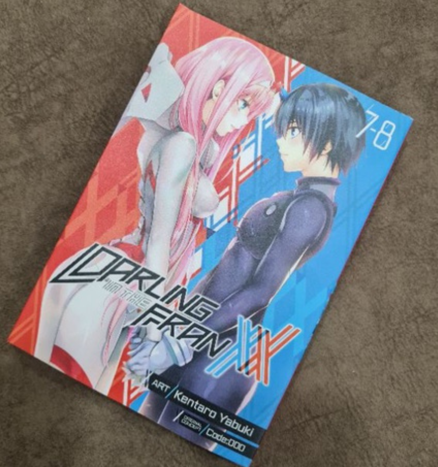 DARLING in the FRANXX Vol. 5-6: Code:000, Yabuki, Kentaro: 9781638586746:  : Books