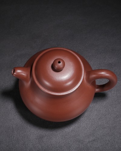 Exquisita tetera china de arcilla Yixing Zisha hecha a mano (潘壶 底款:周桂珍) - Imagen 6 de 9