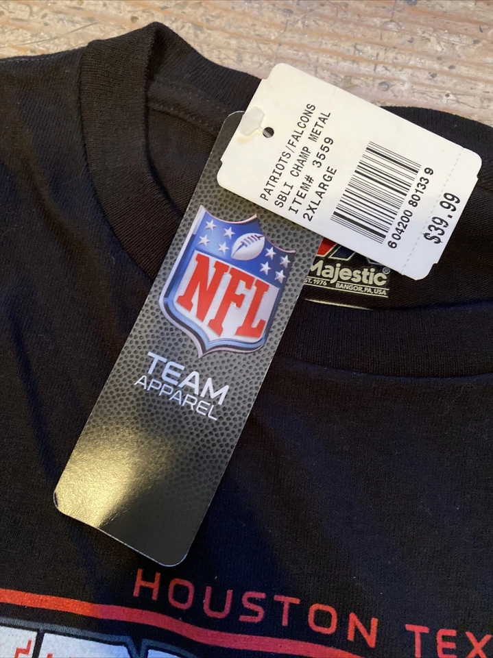 Camiseta de manga larga con cascos de duelo del Super Bowl LI Patriots Falcons Brady Foto 3 de 4