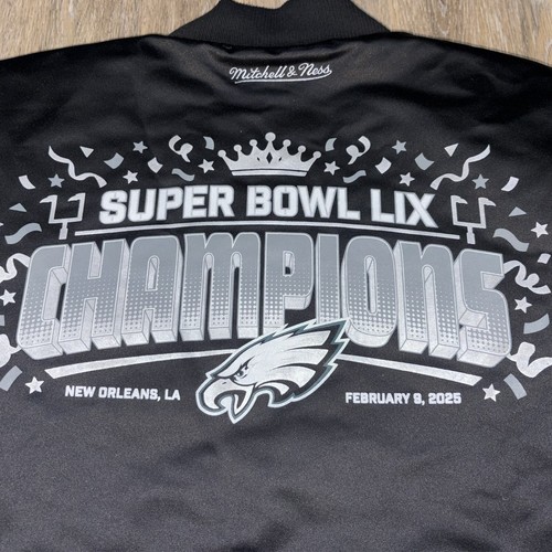 Giacca Bomber Philadelphia Eagles Mitchell & Ness Super Bowl LIX Champions Raso - Foto 3 di 7