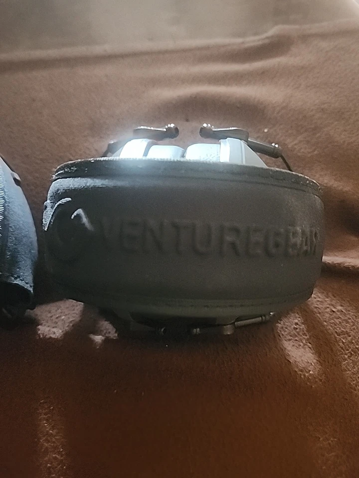 Protección para oídos plegable de VentureGear | Auriculares de alcance y disparo, púrpura Foto 2 de 4
