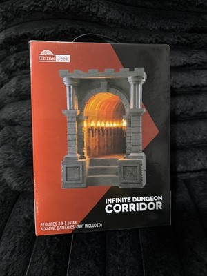ThinkGeek Infinite Dungeon Corridor Diorama Display Infinity Mirror Lights Up