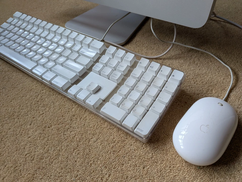 Apple iMac A1224 20" 2.4ghz , 1GB RAM. 500GB HD. - Image 3 of 4