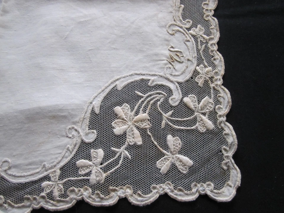 Ancien mouchoir en lin ,tulle brodé main monogramme M.S. - Photo 2/4