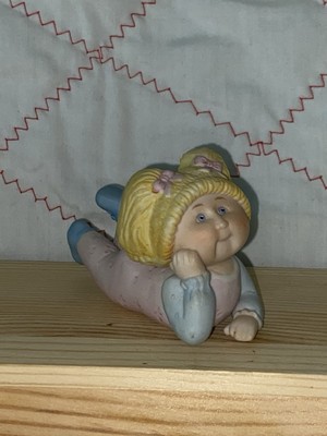 Vintage Cabbage Patch Kids Figurine Day Dreamer Blonde Girl 1984