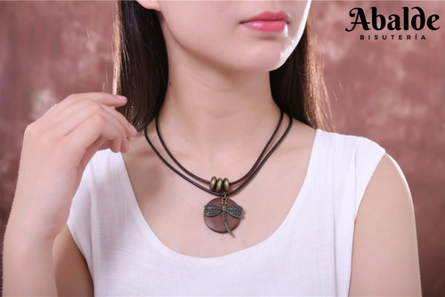 Original Colgante De Madera Mujer Diseño Libélula ideal | eBay