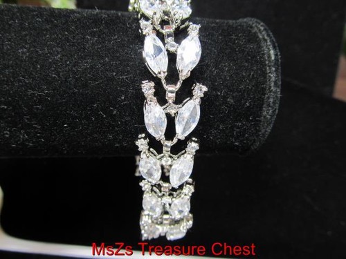 White Sapphire Double Leaf Link Tennis Bracelet ** New & Includes a Gift Box ** - Picture 6 of 10