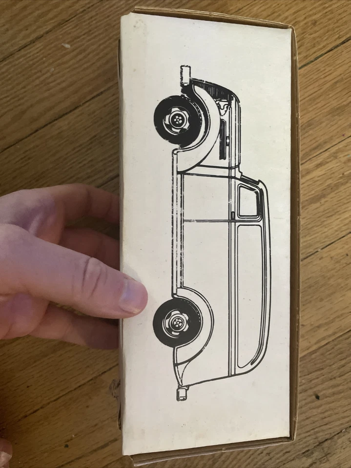 Furgone Bancario Vintage ERTL #2953 Diecast 1938 Bianco Con Chiusura - Immagine 4 di 4