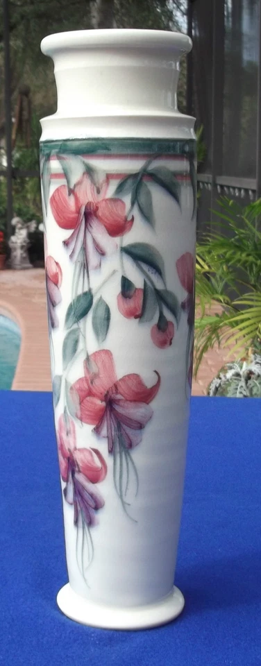 "Florero de porcelana floral fucsia hecho a mano y pintado a mano de 14"""  Foto 3 de 4