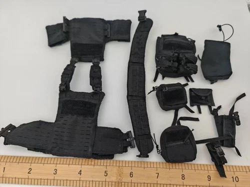 VERYHOT TOYS M001 1/6 Scale BRAVO 0-7 Ghost Tactical Vest & Pouches Model