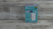 TP-Link TL-WPA7617 AV1000 Gigabit Passthroug Powerline AC WIFI EXTENDER