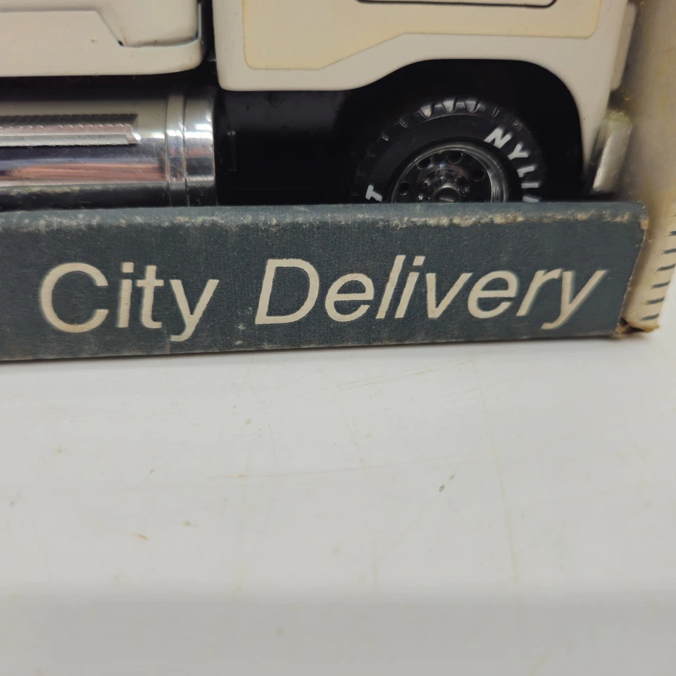 Camión de acero Nylint Parts Plus City Delivery 9140-Z 1985 serie de coleccionista de colección nuevo en stock Foto 3 de 4