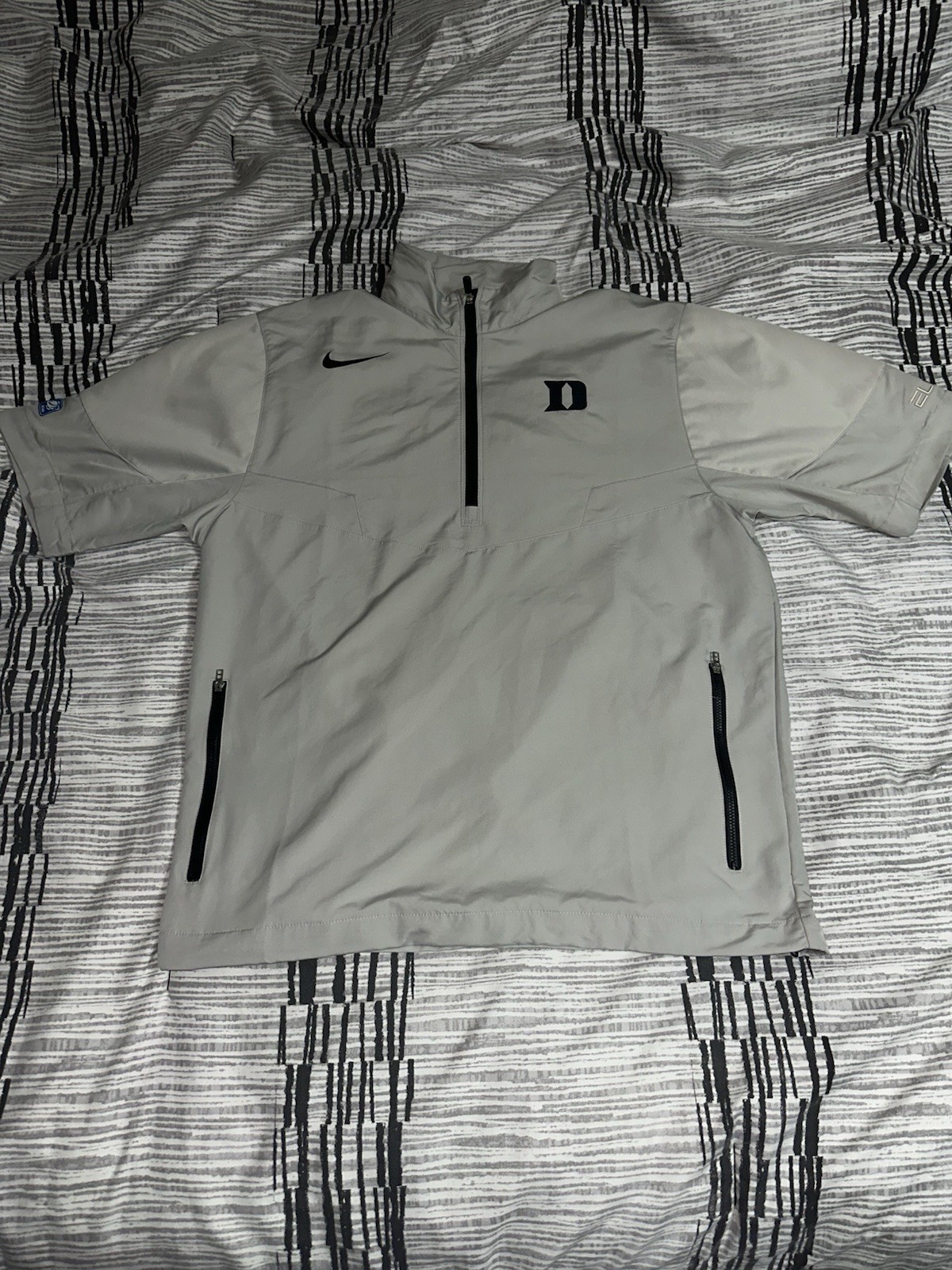 SACAI X NIKE Rara giacca Nike Golf Duke Basketball 1 4 zip manica corta taglia media M NCAA