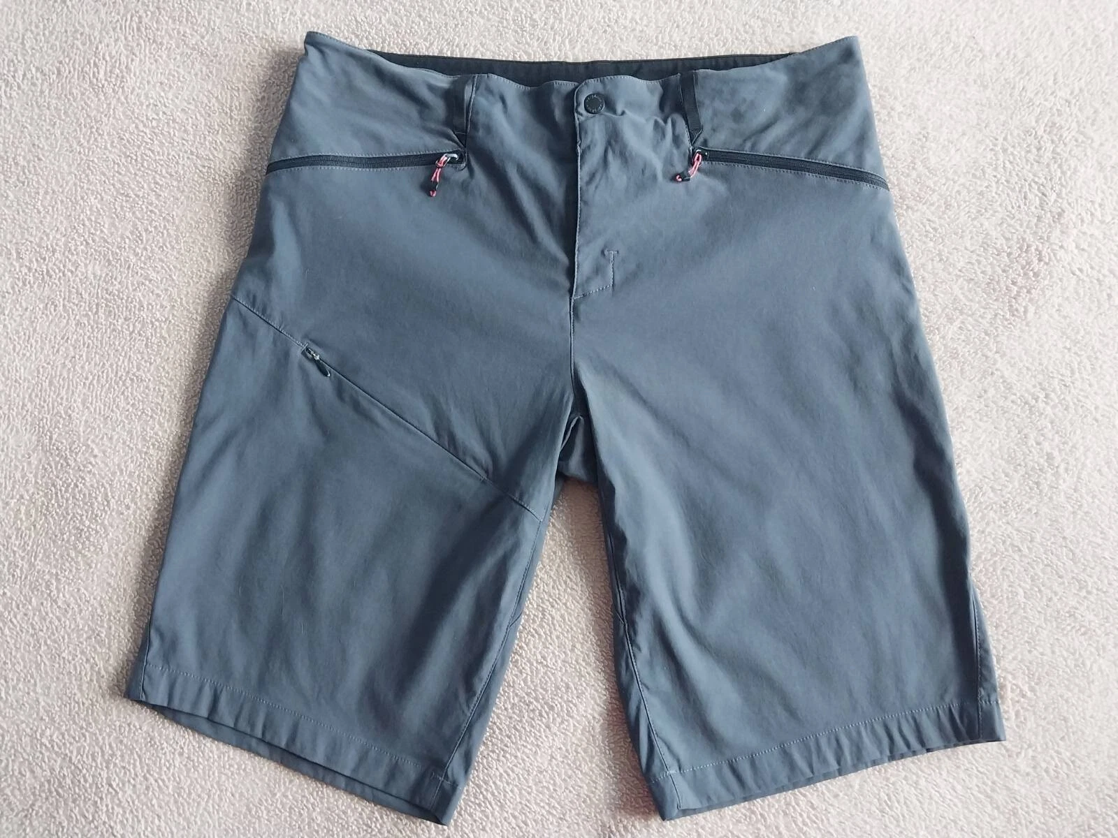 Berghaus Mens Trekking Outdoor Shorts Gray Color Size M
Opens in a new window or tab