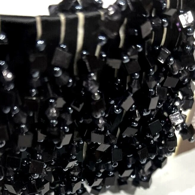 Consola de cuentas negras con borde de flecos autoadhesiva 2 yardas (paquete de 3) (artículo descontinuado) Foto 3 de 4