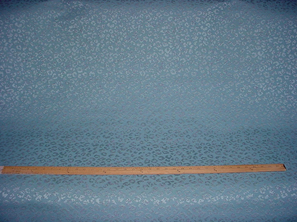 Tela de tapicería para cortinas de lino leopardo azul cielo Tsavo Scalamandre 26834 4-3/8 años Foto 3 de 4
