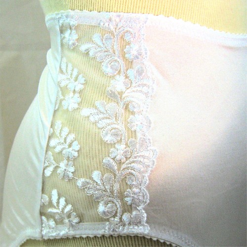 Breezies Set of 3 Nylon Lycra Full Cut Lace Panties UltimAir PINK/WHITE Size 7 - Picture 4 of 5