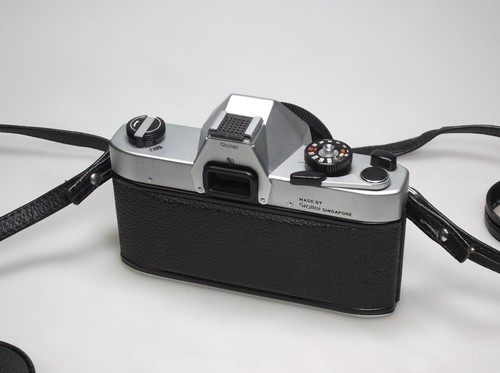 Rolleiflex SL35 + Rollei Planar SL Planar 50mm F/1.8 - Picture 3 of 3