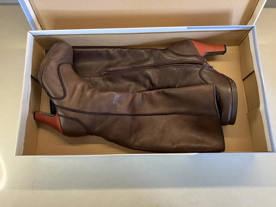 Botas farylrobin 2006 couro marrom altura do joelho tamanho 6,5 “frisky” com zíper salto 3,5” LEIA - Imagem 3 de 4