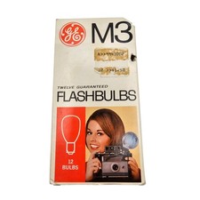 Vintage General Electric M2 Flashbulbs 12 Flash Bulbs Multicolored Original Box