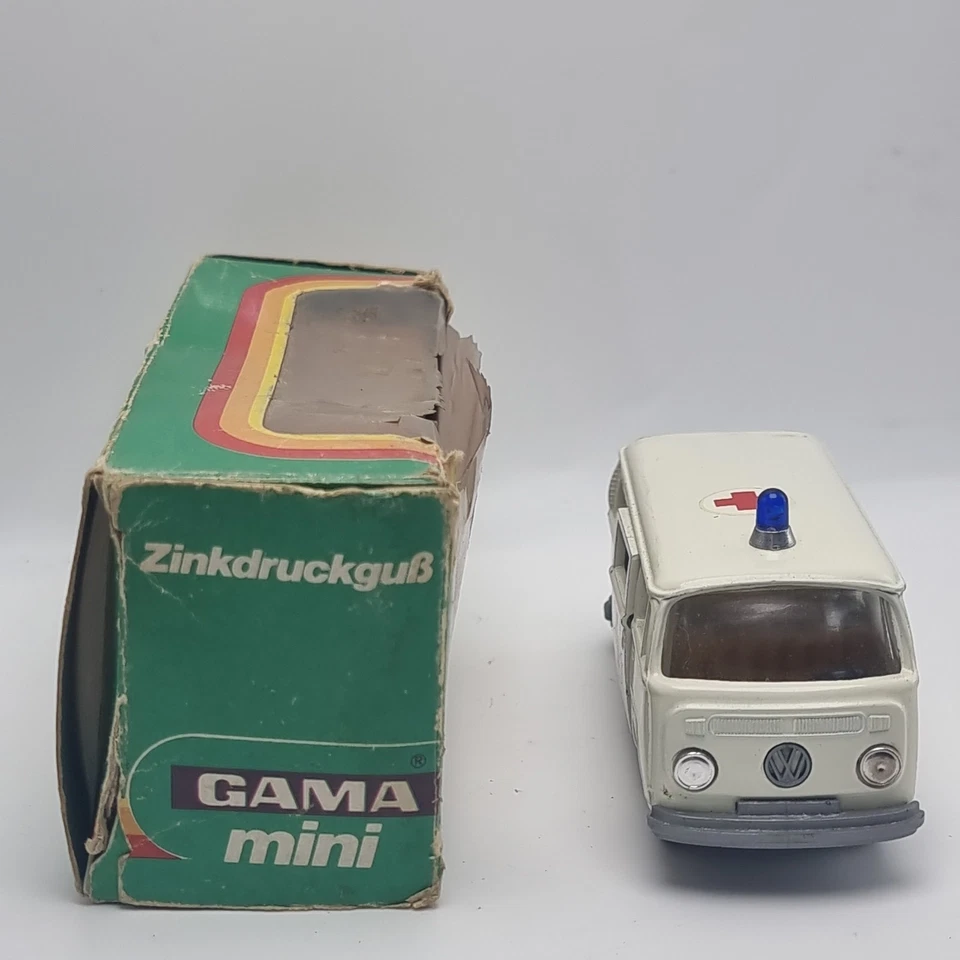 Ambulancia Gama Mini 9547 Rot.Kruze.VW.Bus de colección hecha en Alemania Occidental Foto 2 de 4