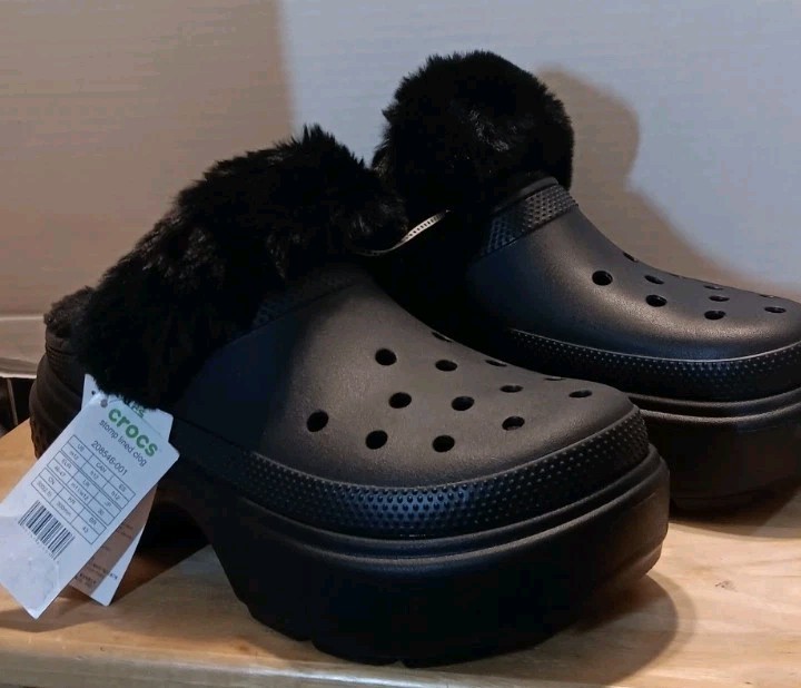 Crocs STOMP Lined Clog Black Fur 208546-001 M12 New image 5