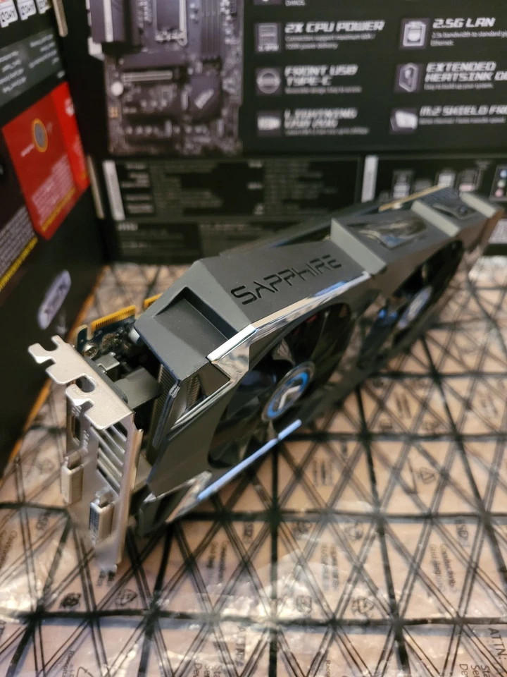 AMD HD7970 Sapphire Vapor-X 3GB PC Gaming Graphics card fully tested gtx - Image 2 of 4