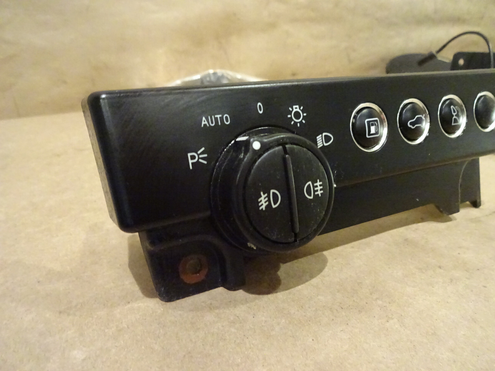 Maserati Quattroporte - Dashboard Switch Panel P/N 203522