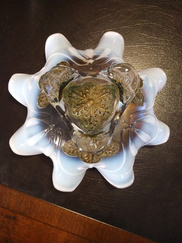Antique Fenton Pattern Footed Bowl in Blue Opalescent Glass Rare metal inlay - Picture 6 of 9