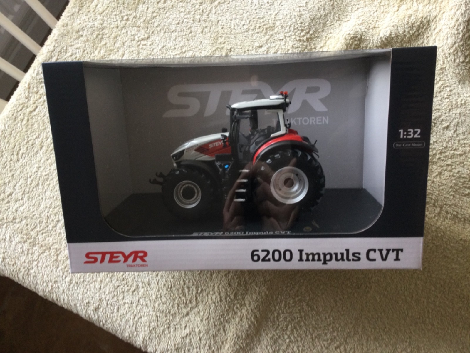 Universal Hobbies Toy Model Steyr 6200 Impluls CVT-2026 Brilliant UH6812.