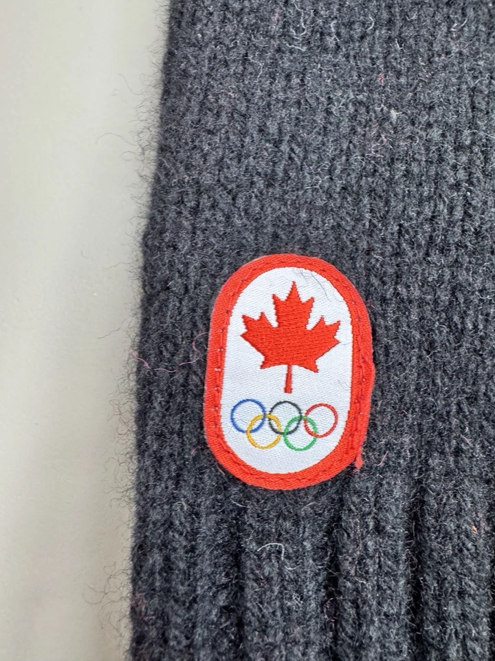 Team Canada 2014 Sochi Olympic Wool Zip Sweater M Red Beaver Maple Leaf Heritage - Image 2 of 4