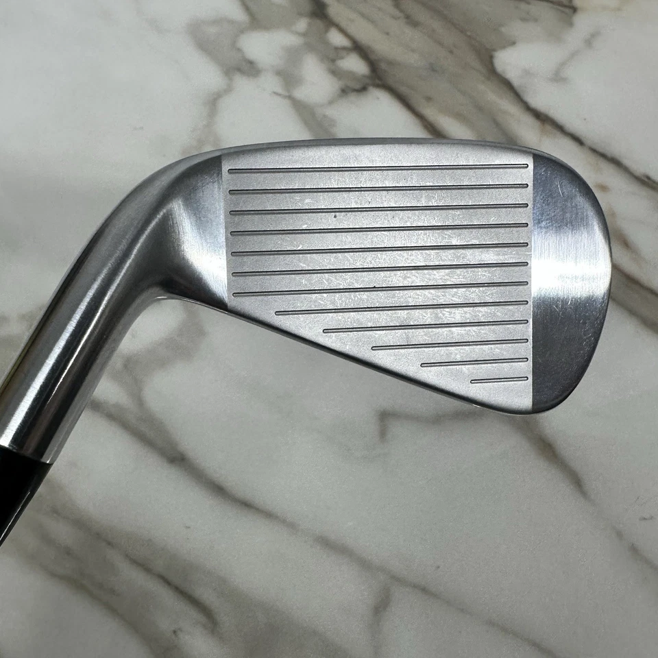 Titleist T200 Utility 2 Iron Hazardous Black Stiff RH 6.0 90 HY 2.3* LS - Image 2 of 4